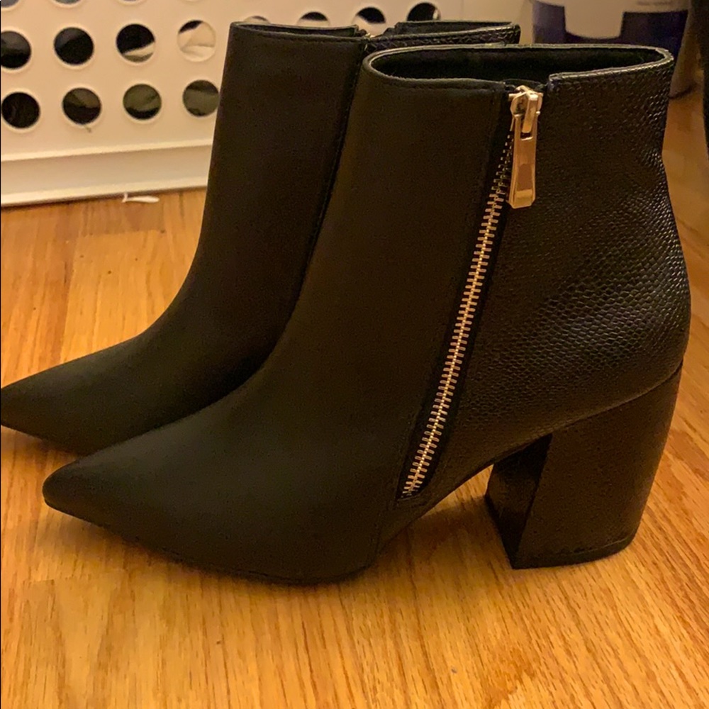Black forever 21 booties
